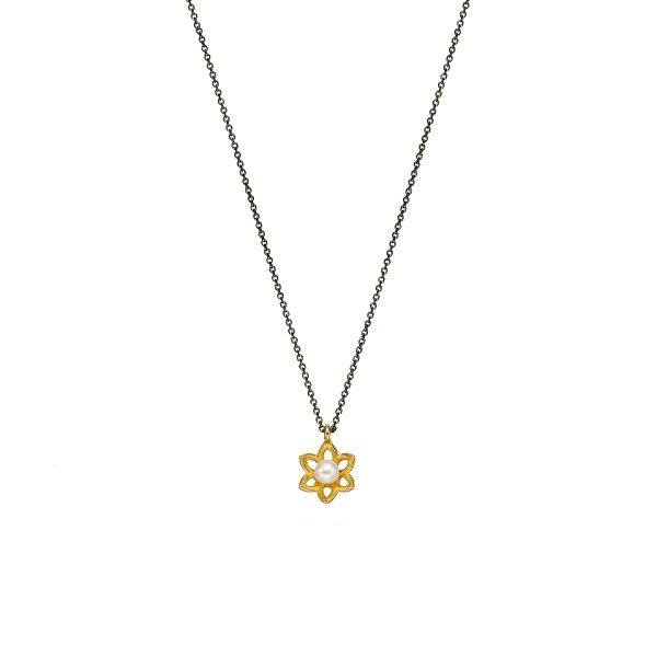 Necklace with 14 carat gold motif